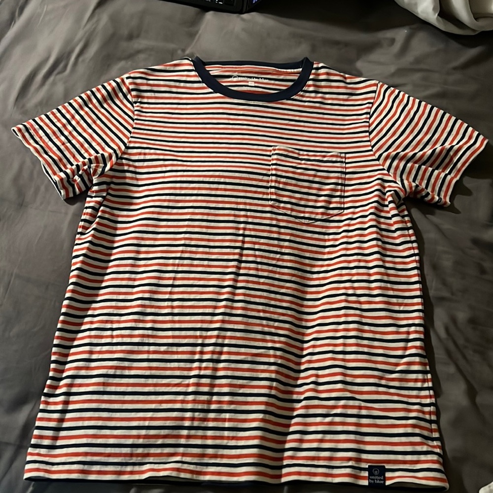 100% organic cotton United By Blue striped tee. Mens small.